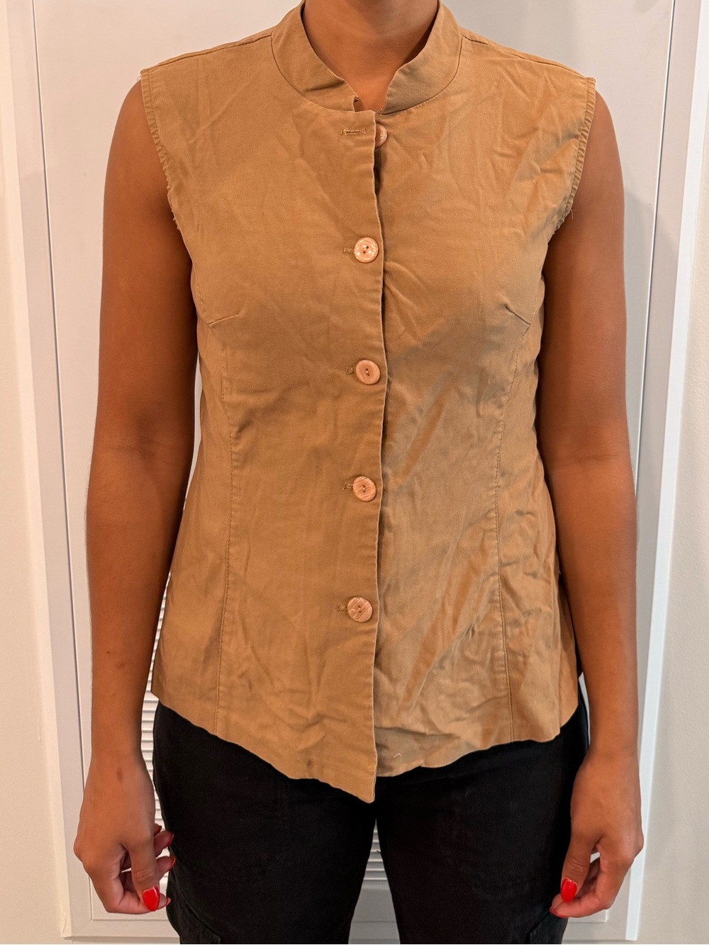 Sleeveless Mandarin Collar Button-Front Top in Camel